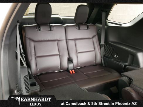 Used 2026 Ford Explorer Platinum RWD image 30