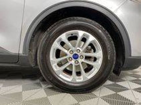 Used 2022 Ford Escape SE w/ Cold Weather Package FWD image 21