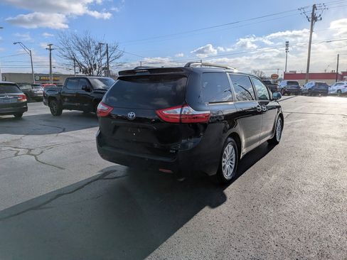 Used 2015 Toyota Sienna XLE image 11