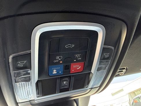 Used 2023 RAM 1500 Laramie AWD/4WD image 19