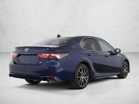 Used 2022 Toyota Camry SE w/ Convenience Package FWD image 7