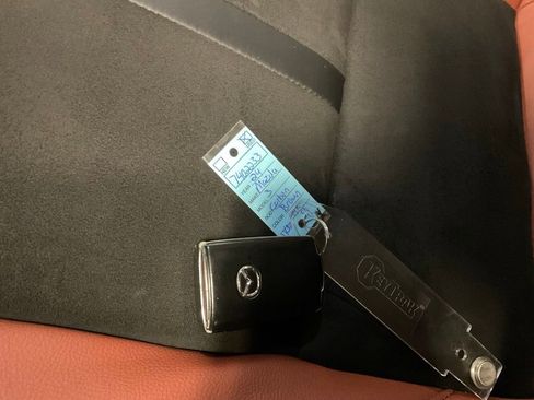 Used 2024 MAZDA MAZDA3 s image 27