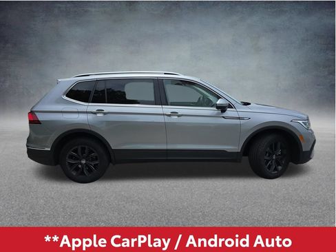 Used 2024 Volkswagen Tiguan SE FWD image 3