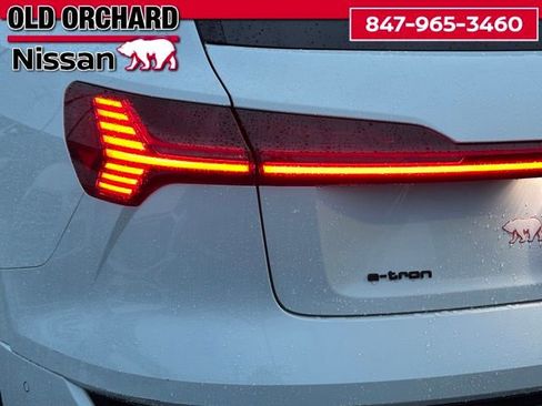 Used 2019 Audi e-tron Premium Plus image 7