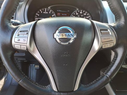 Used 2013 Nissan Altima 2.5 SL w/ Technology Pkg FWD image 19