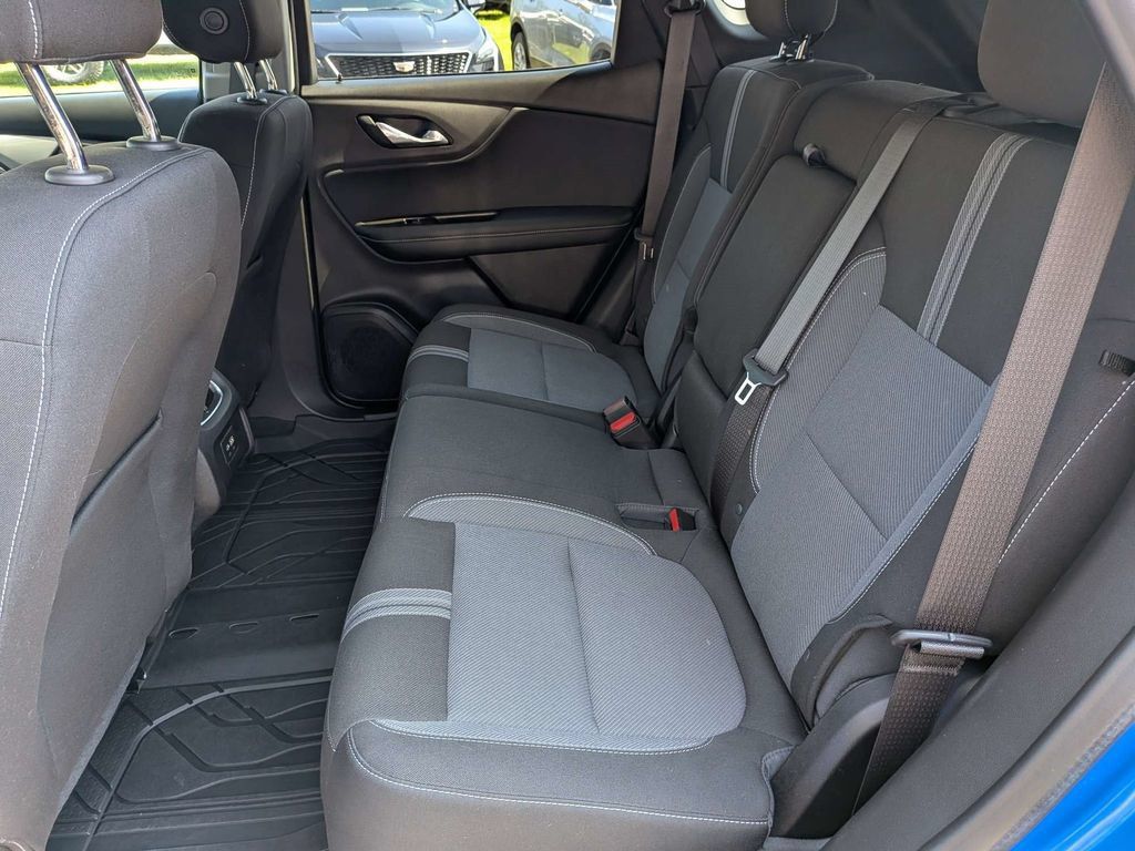 Used 2024 Chevrolet Blazer LT w/ Convenience Package FWD image 15