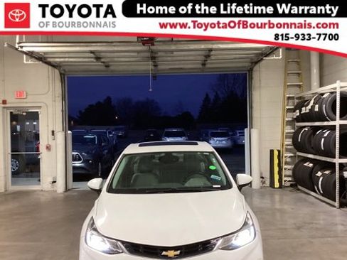 Used 2016 Chevrolet Cruze Premier image 1