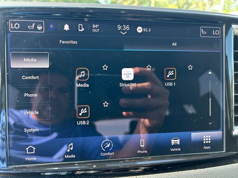 Used 2024 Chrysler Pacifica Touring-L FWD image 39