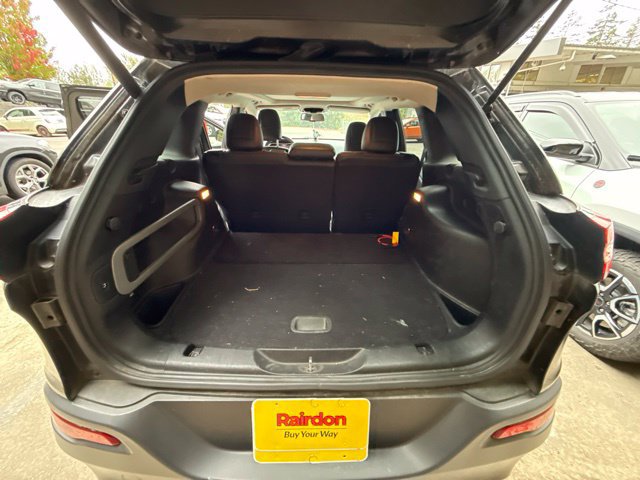 Used 2015 Jeep Cherokee Limited w/ Luxury Group FWD image 12