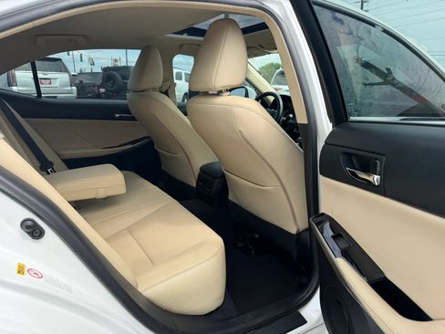 Used 2015 Lexus IS 250 RWD image 9