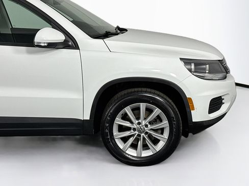 Used 2018 Volkswagen Tiguan Limited w/ Premium Package image 39