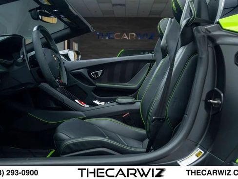 Used 2021 Lamborghini Huracan EVO RWD image 43