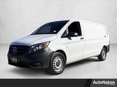 Used 2018 Mercedes-Benz Metris image 1