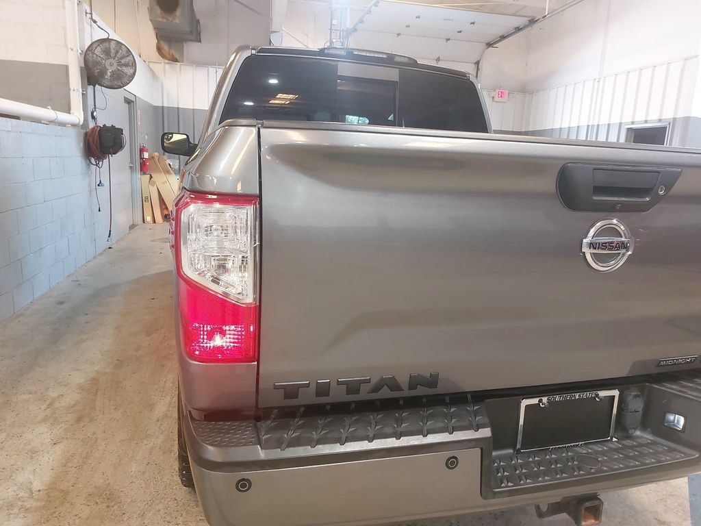 Used 2018 Nissan Titan SV w/ SV Convenience Package AWD/4WD image 34