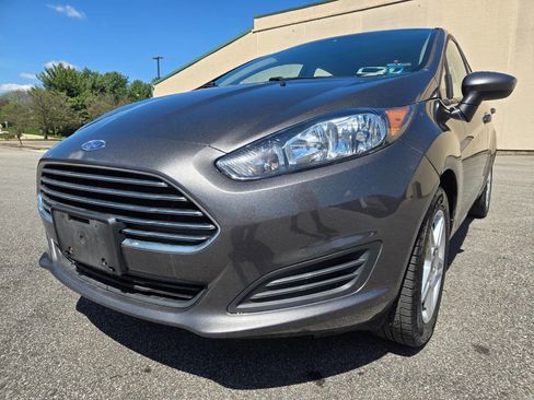 Used 2018 Ford Fiesta SE image 1
