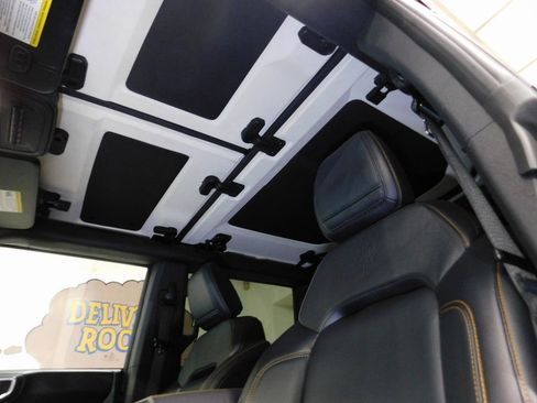 Used 2024 Ford Bronco Badlands image 40