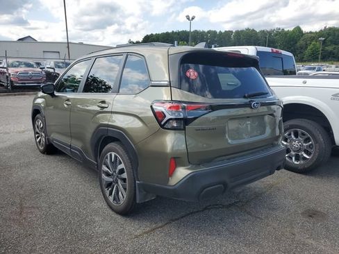 Used 2025 Subaru Forester Touring w/ Popular Package - Touring AWD/4WD image 8