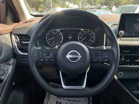 Used 2023 Nissan Rogue SV FWD image 30