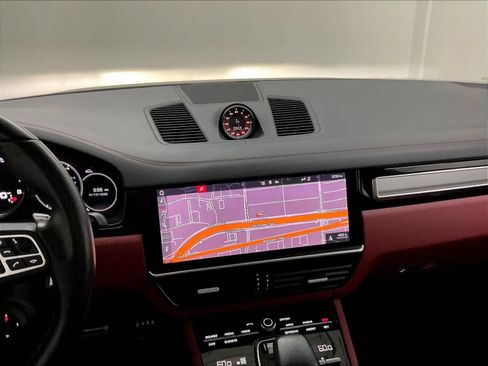 Used 2020 Porsche Cayenne Turbo AWD/4WD image 22