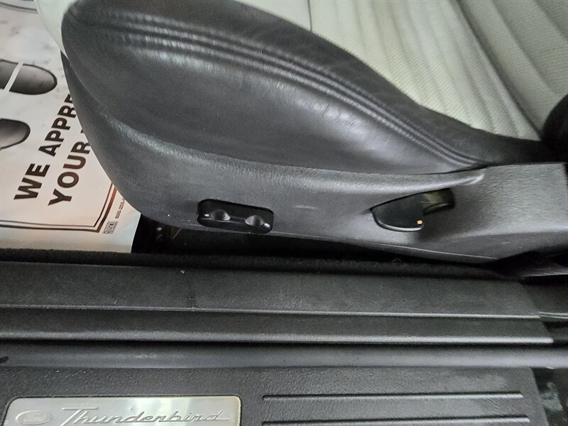 Used 2002 Ford Thunderbird Neiman Marcus RWD image 15