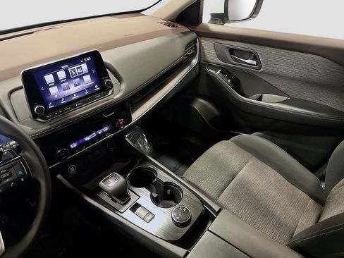 Used 2021 Nissan Rogue SV image 27