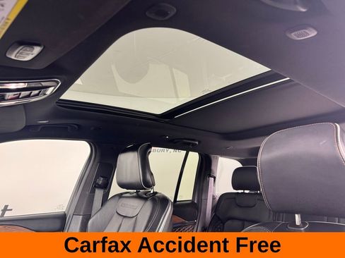 Used 2025 Jeep Grand Cherokee Summit image 3