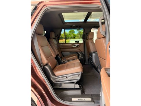Used 2022 Chevrolet Tahoe High Country AWD/4WD image 18