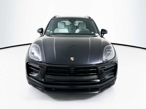 Certified 2025 Porsche Macan image 6