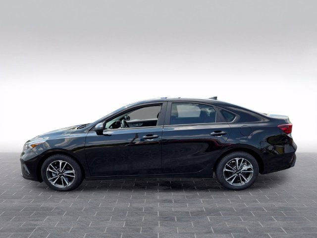 Used 2024 Kia Forte LXS w/ LXS Technology Package FWD image 4