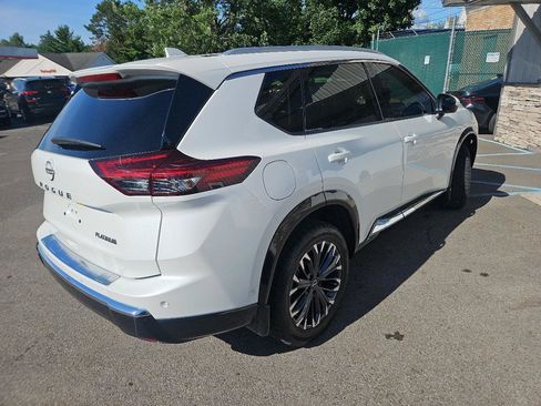 Used 2024 Nissan Rogue Platinum w/ Platinum Premium Package FWD image 5