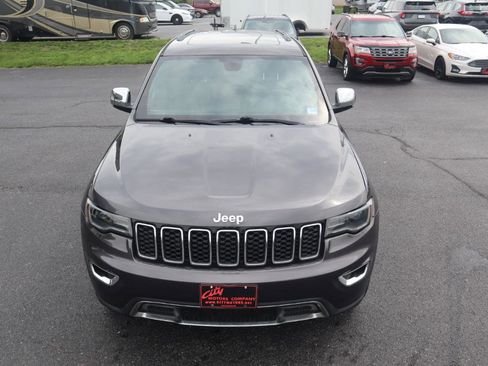 Used 2018 Jeep Grand Cherokee Limited AWD/4WD image 4