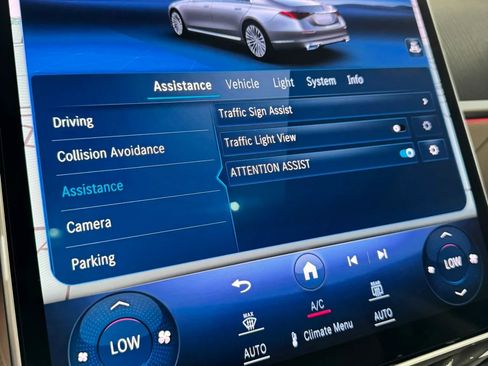 Used 2022 Mercedes-Benz S 580 4MATIC Sedan w/ AMG Line Package image 35