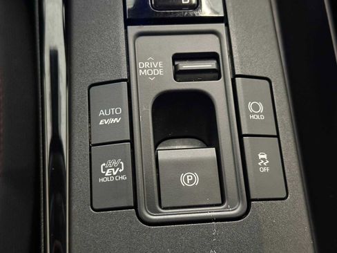 Used 2024 Toyota Prius Prime FWD image 25