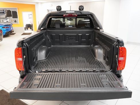 Used 2017 Chevrolet Colorado Z71 image 9