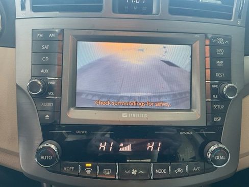 Used 2011 Toyota Avalon image 15