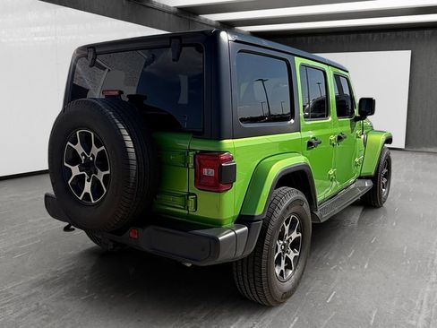 Used 2018 Jeep Wrangler Unlimited Sahara AWD/4WD image 5
