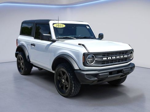 Used 2025 Ford Bronco 2-Door AWD/4WD image 9