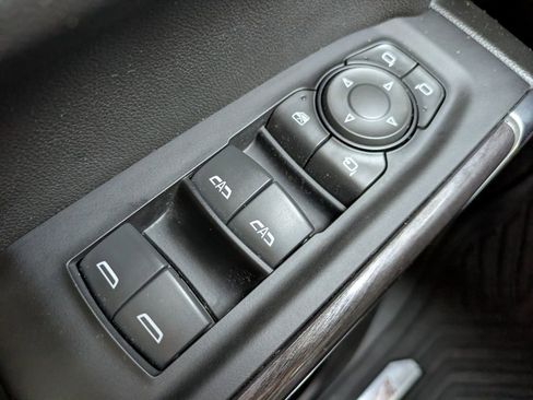 Used 2022 Chevrolet Silverado 1500 LTZ image 24