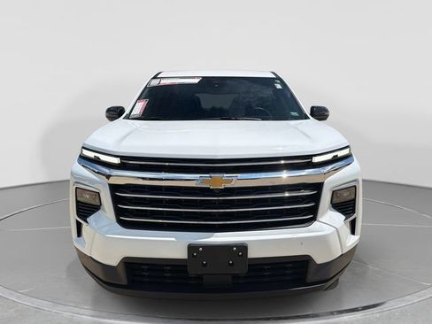 Used 2026 Chevrolet Traverse LT w/ Driver Confidence Package AWD/4WD image 9