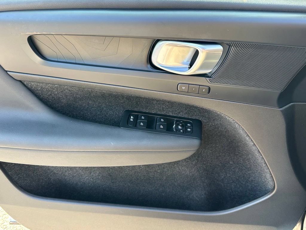 Used 2023 Volvo C40 Recharge Core AWD/4WD image 13