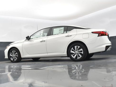 Used 2025 Nissan Altima 2.5 S image 38