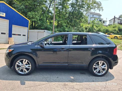 Used 2014 Ford Edge Limited w/ Equipment Group 302A AWD/4WD image 16