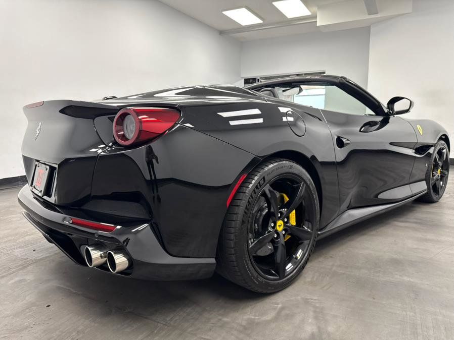 Used 2019 Ferrari Portofino RWD image 18
