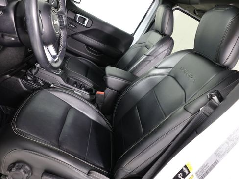 Used 2022 Jeep Wrangler Unlimited Sahara w/ LED Lighting Group AWD/4WD image 10