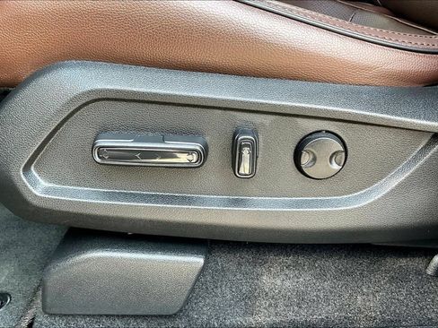 Used 2025 Honda Pilot Elite image 39