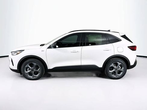 Used 2025 Ford Escape ST-Line w/ Equipment Group 301A image 3