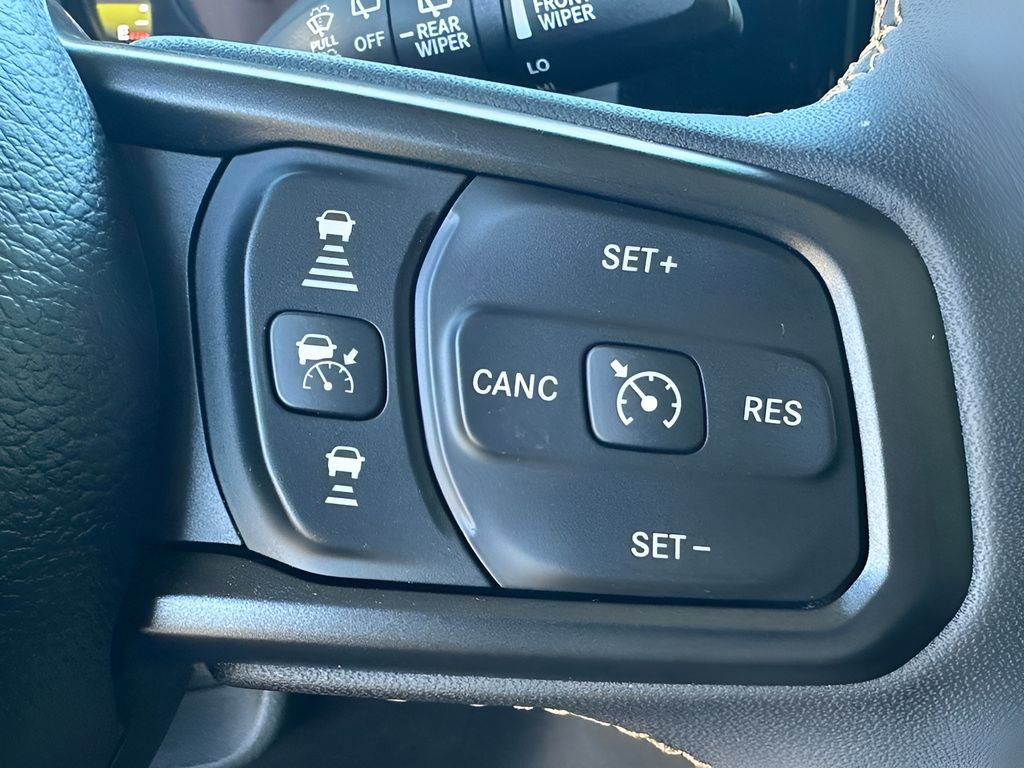 Used 2024 Jeep Wrangler Unlimited w/ Convenience Group AWD/4WD image 15