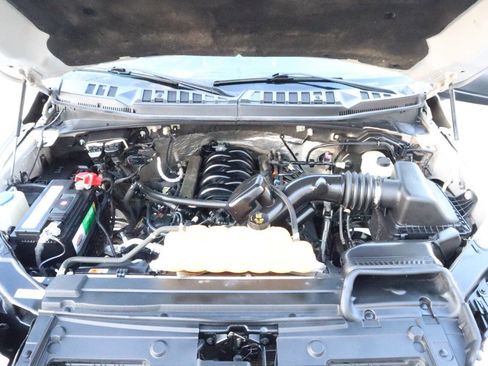 Used 2016 Ford F150 XLT image 10