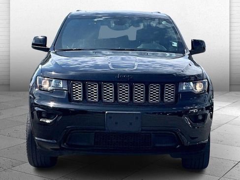 Used 2020 Jeep Grand Cherokee Altitude image 2