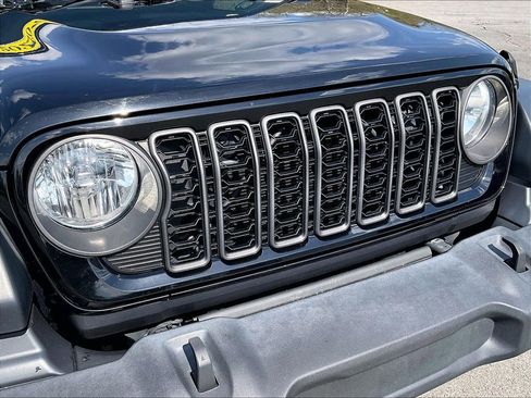 Used 2024 Jeep Wrangler Unlimited Sport AWD/4WD image 29